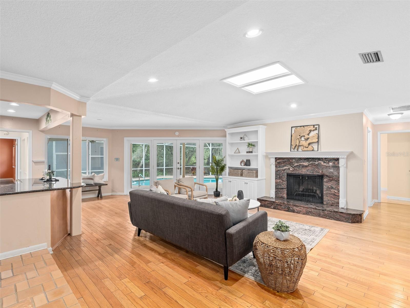 TUSCANY PLACE FIRST ADD - Residential