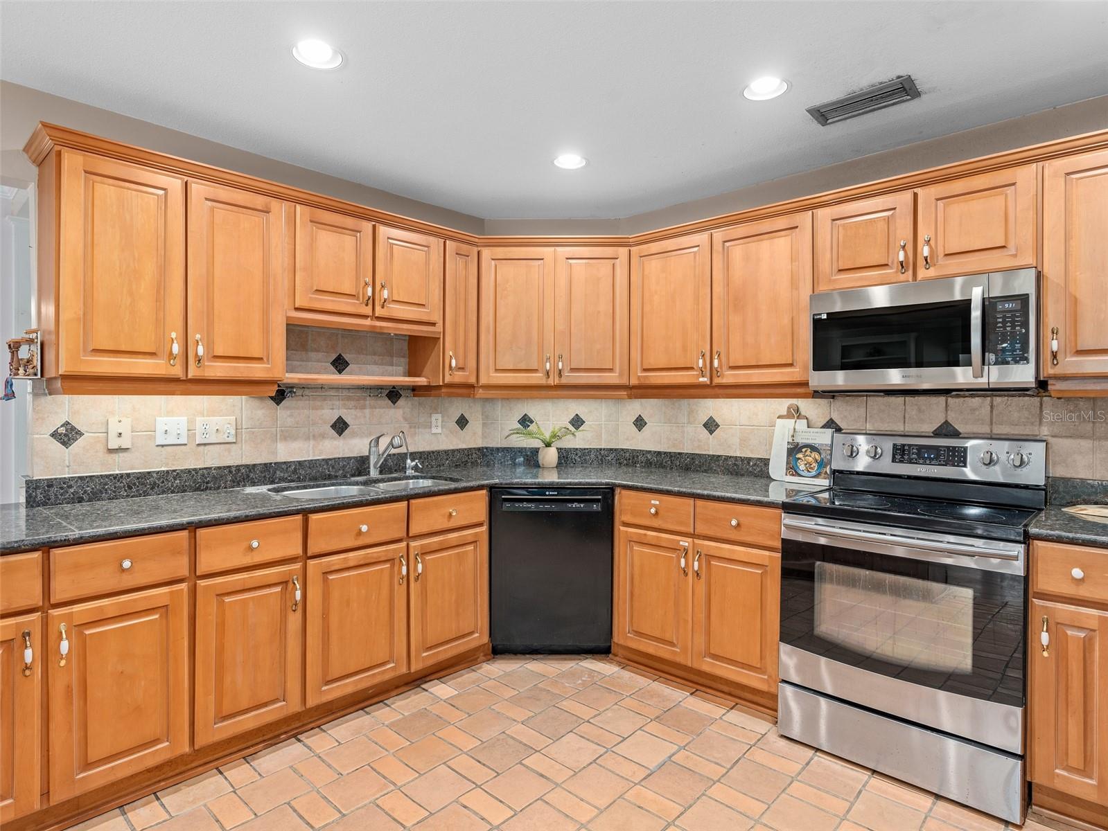 TUSCANY PLACE FIRST ADD - Residential