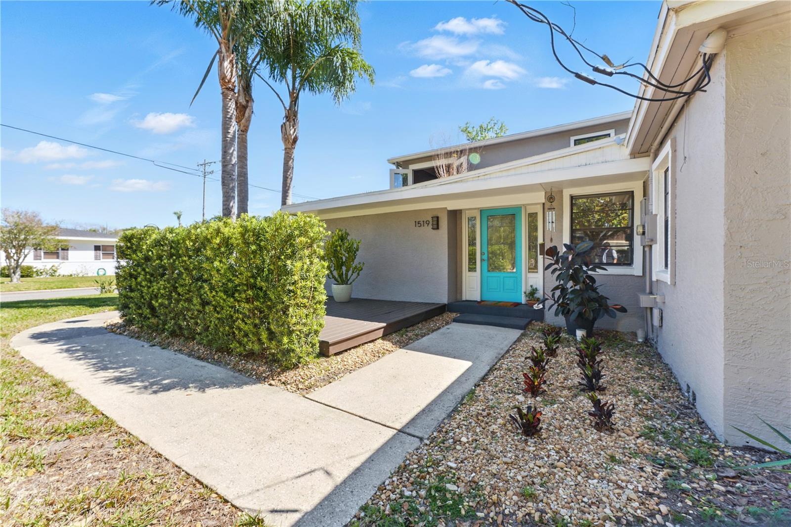 1519 N WESTMORELAND DRIVE