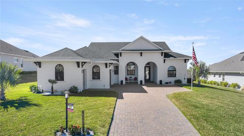 A home in LADY LAKE