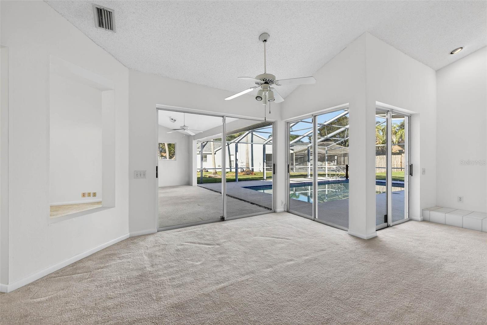 PIPERS MEADOW - Residential