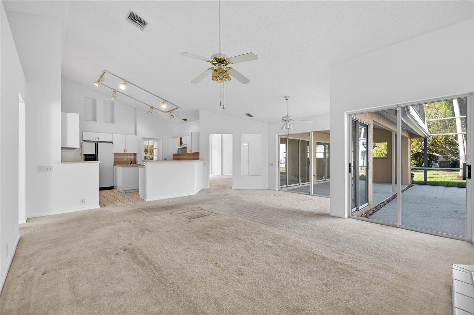 PIPERS MEADOW - Residential