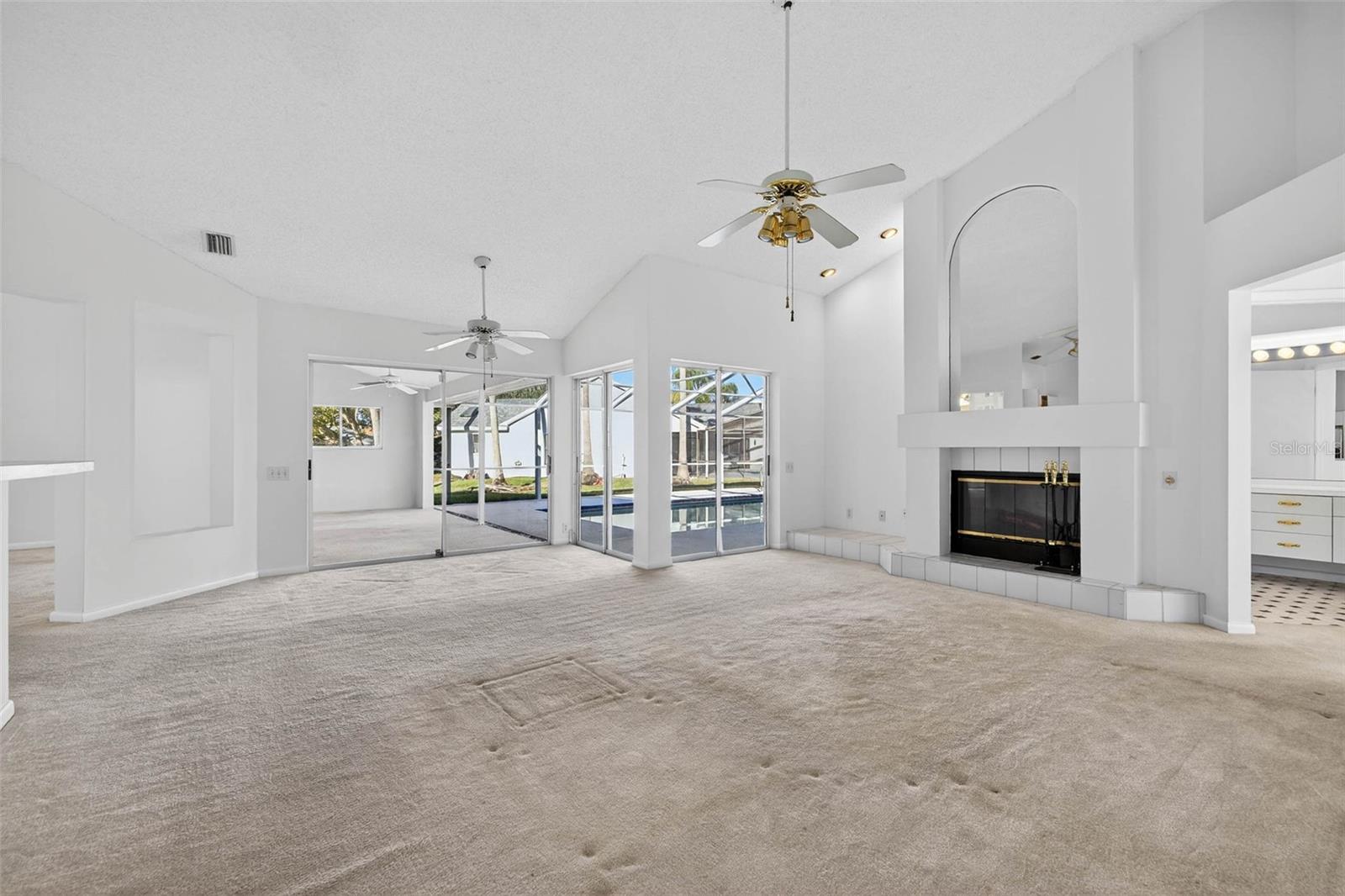 PIPERS MEADOW - Residential