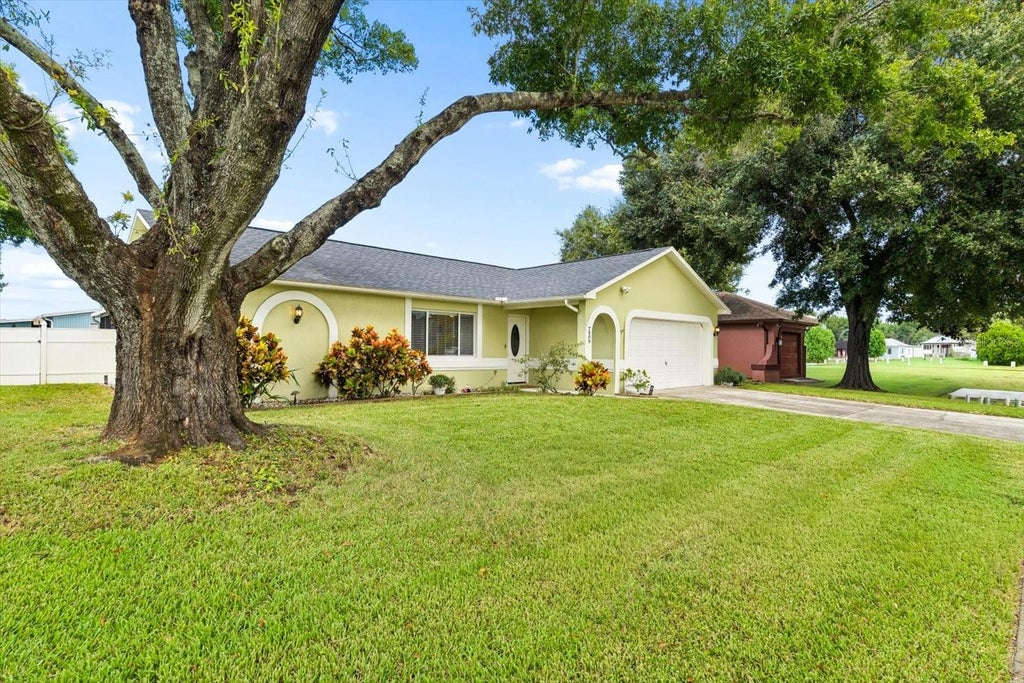 Photo of 7409 Fairwood Avenue, New Port Richey, FL 34653 (MLS # TB8550465)