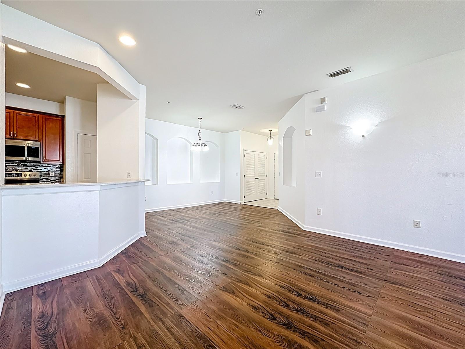 FLORA RIDGE CONDO PH 4 BLDG 8 - Residential