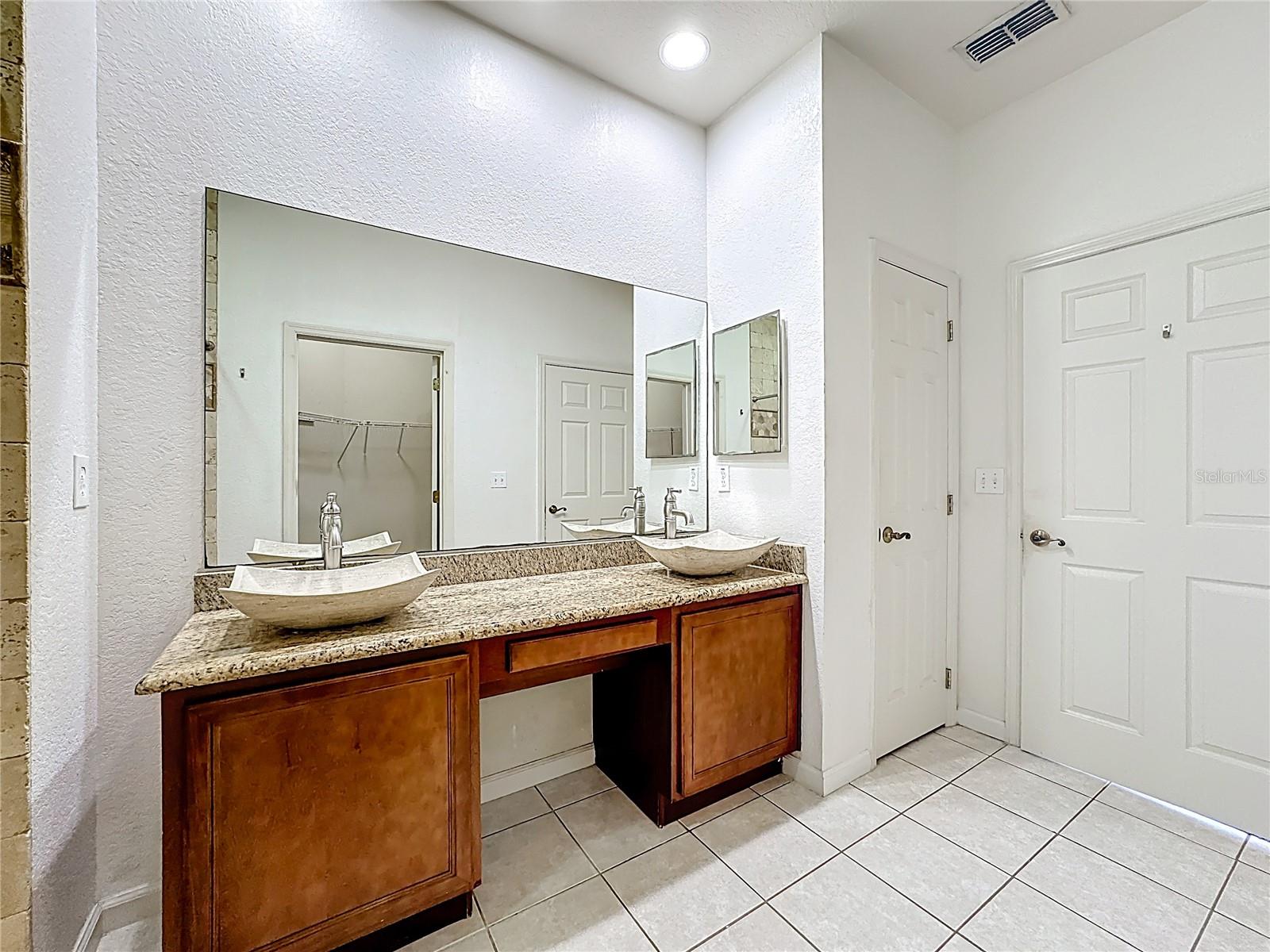 FLORA RIDGE CONDO PH 4 BLDG 8 - Residential
