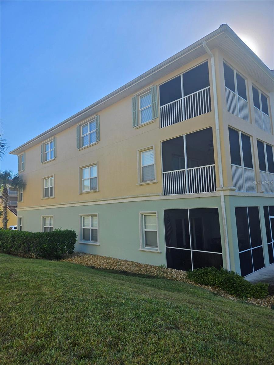 CANOPY WALK PH 10 BLDG 10 - Residential