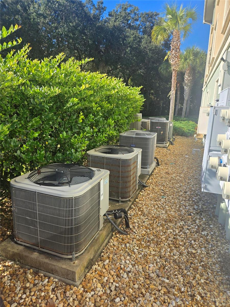 CANOPY WALK PH 10 BLDG 10 - Residential