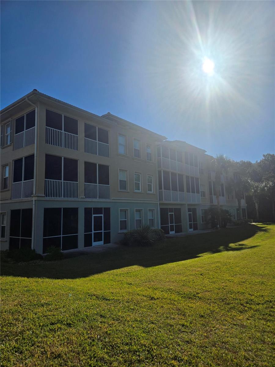 CANOPY WALK PH 10 BLDG 10 - Residential