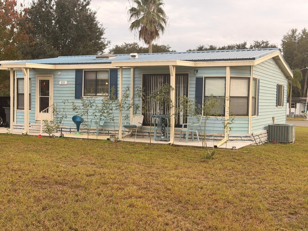 Photo of 121 Hyde Park Court, Davenport, FL 33897 (MLS # S5154000)