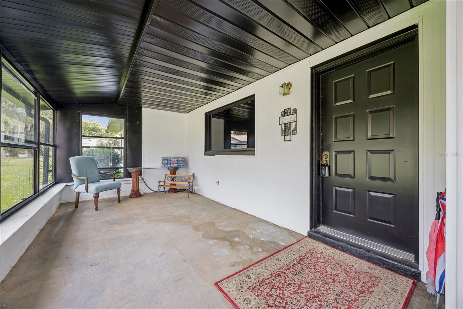 2082 SHADY LANE