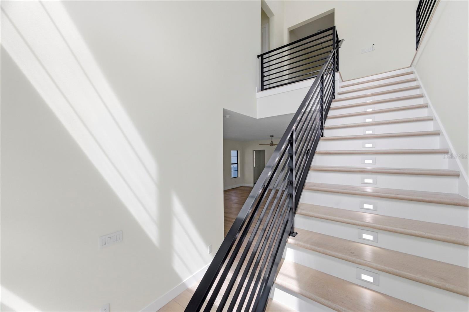 SOUTH SHADOW LAWN - Residential