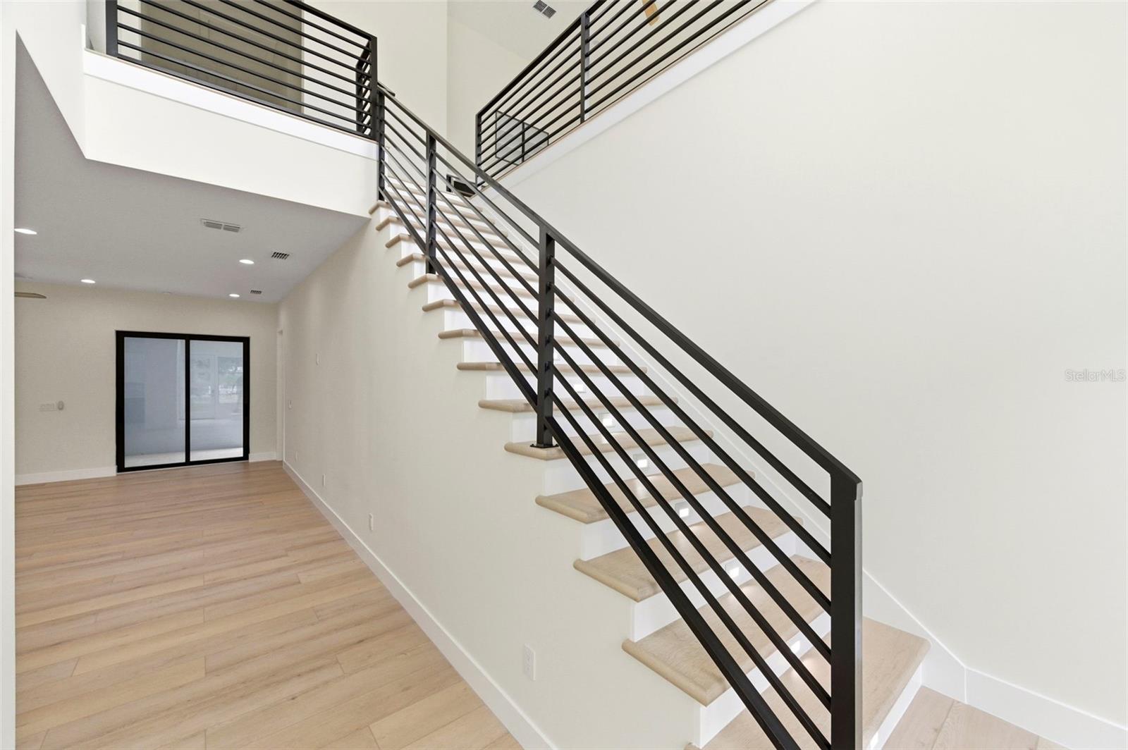 SOUTH SHADOW LAWN - Residential