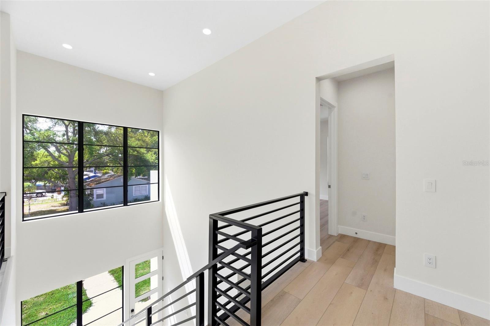 SOUTH SHADOW LAWN - Residential