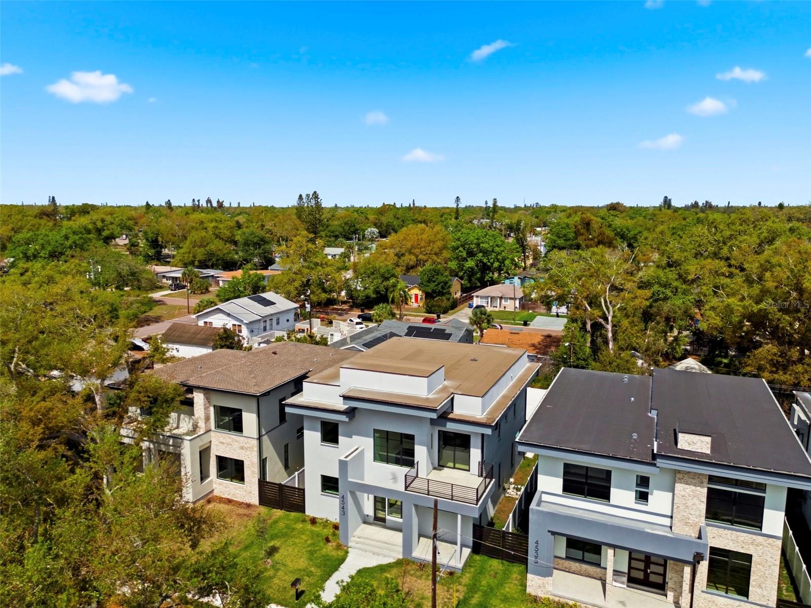 SOUTH SHADOW LAWN - Residential