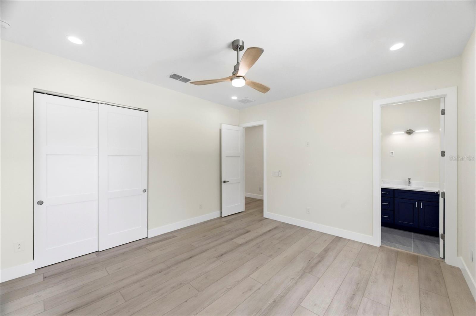 SOUTH SHADOW LAWN - Residential