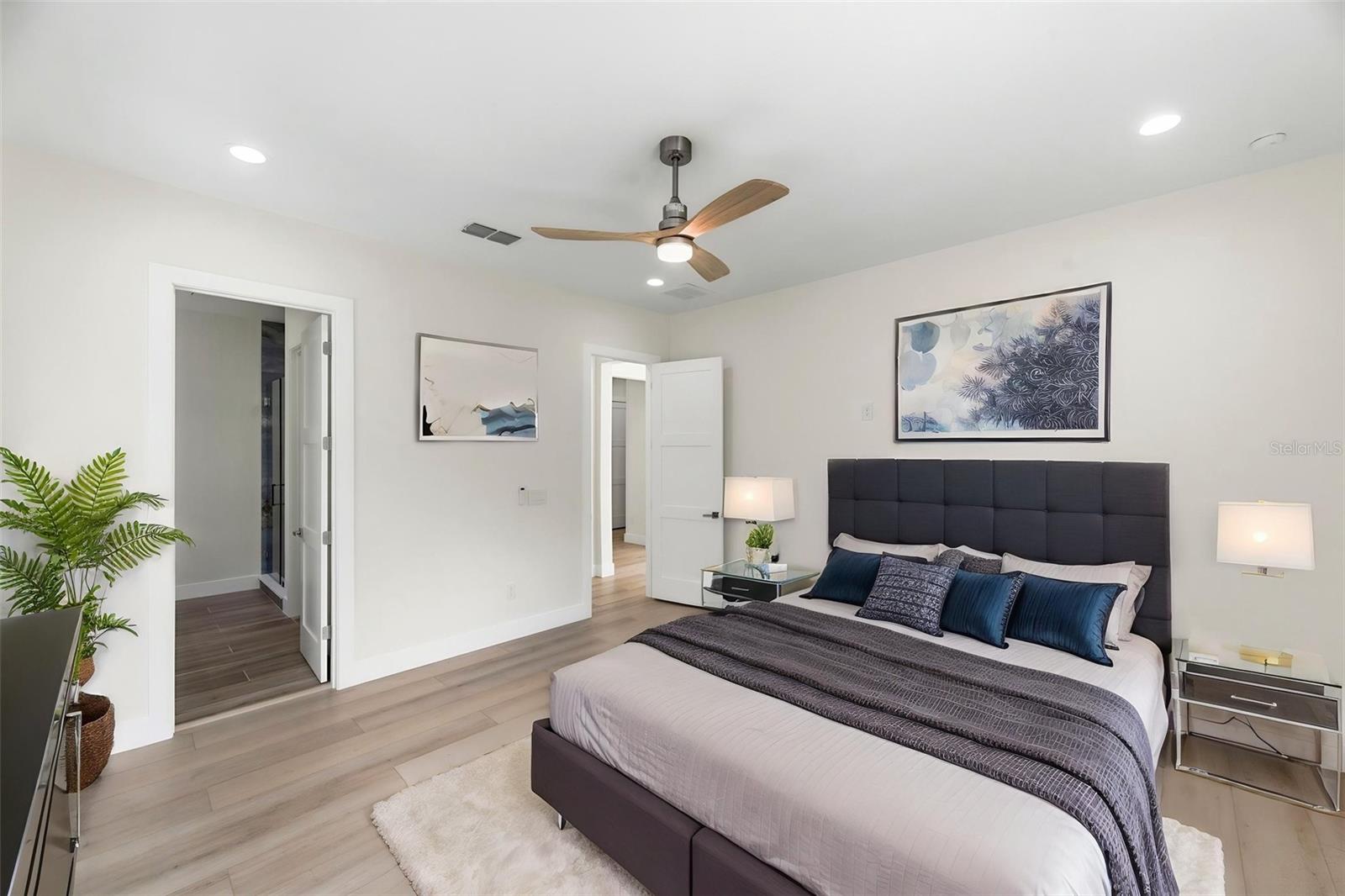 SOUTH SHADOW LAWN - Residential