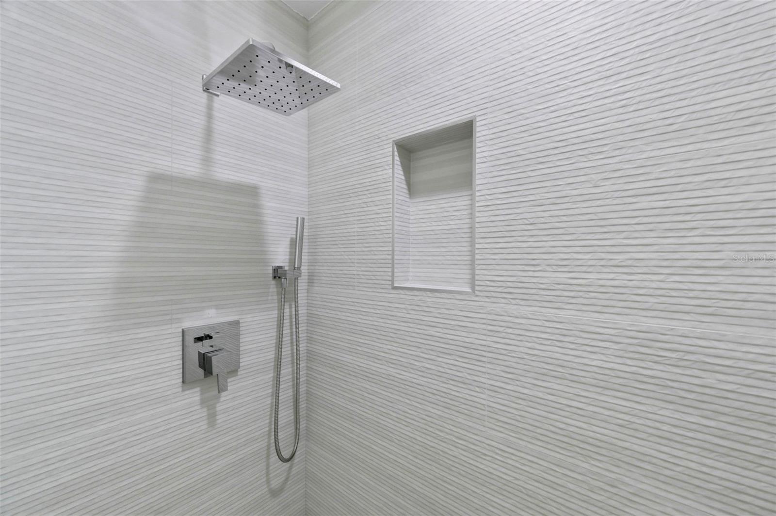 SOUTH SHADOW LAWN - Residential