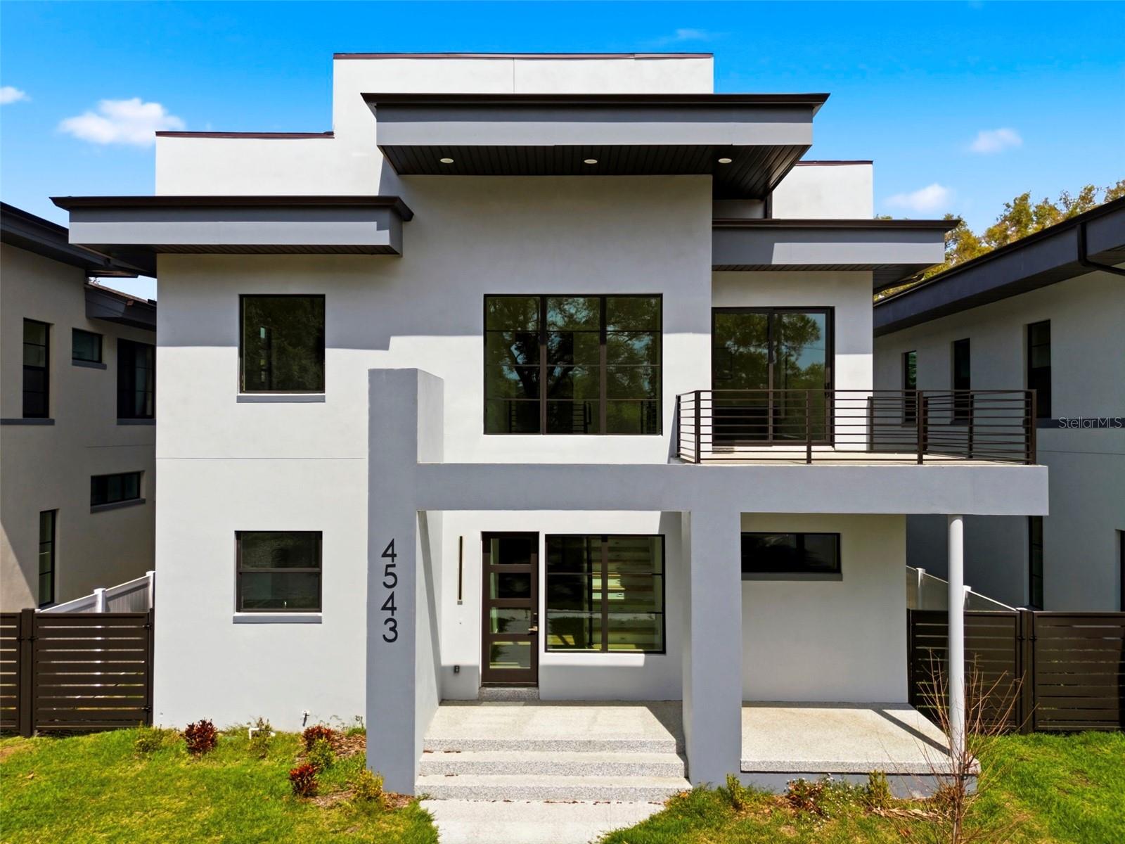 SOUTH SHADOW LAWN - Residential