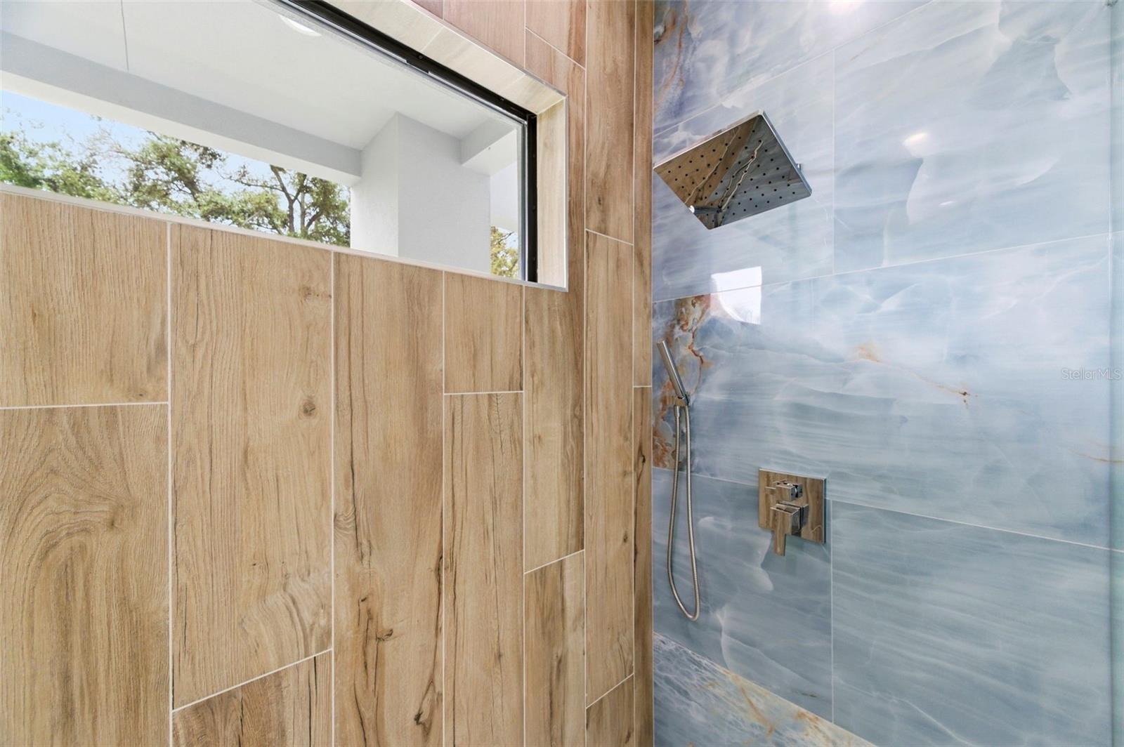 SOUTH SHADOW LAWN - Residential