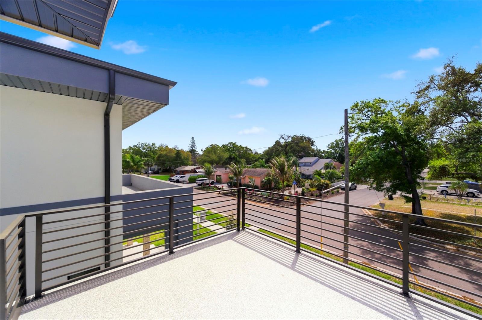 SOUTH SHADOW LAWN - Residential