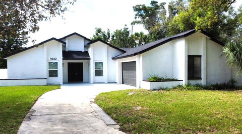 Photo of 1932 Houndslake Drive, Winter Park, FL 32792 (MLS # O6341590)