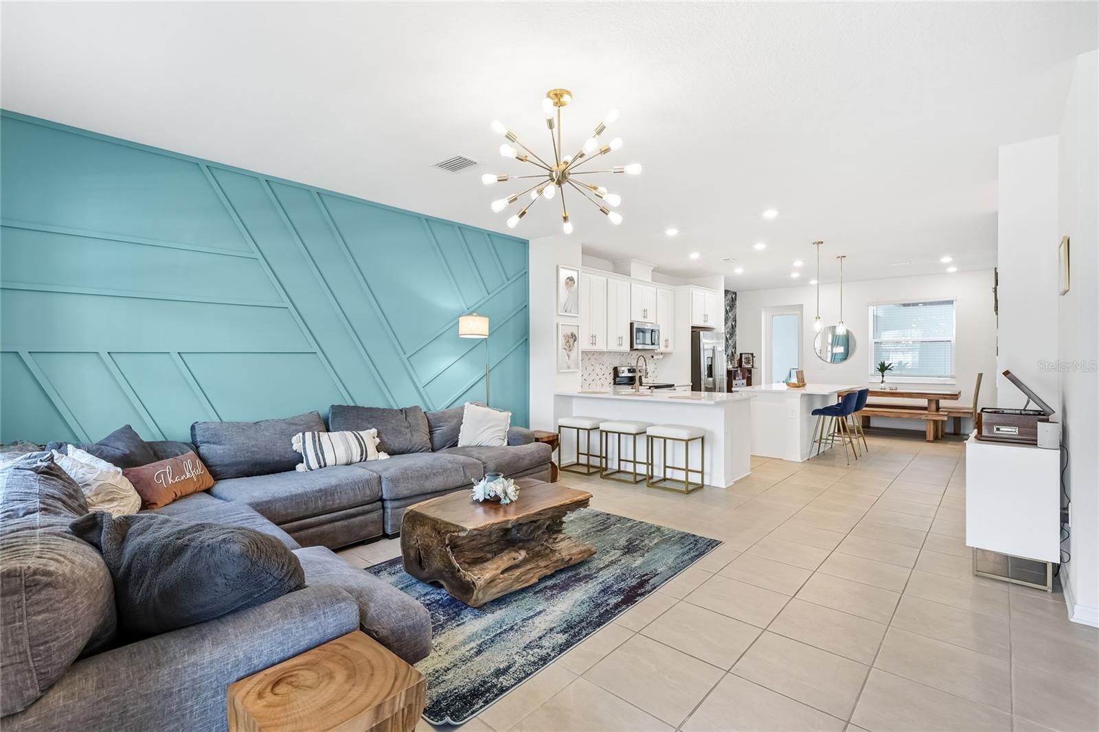 NAUTIQUE/WATERSIDE - Residential Lease