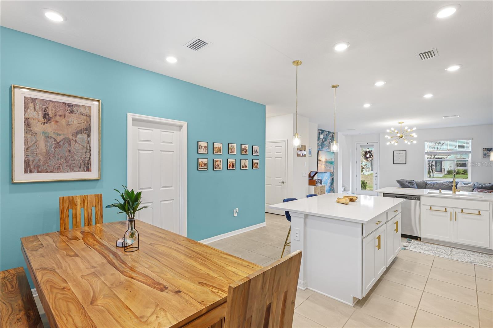 NAUTIQUE/WATERSIDE - Residential Lease