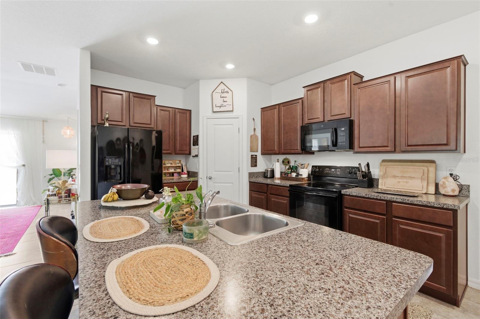 TWIN CREEKS PH 1 & 2 - Residential