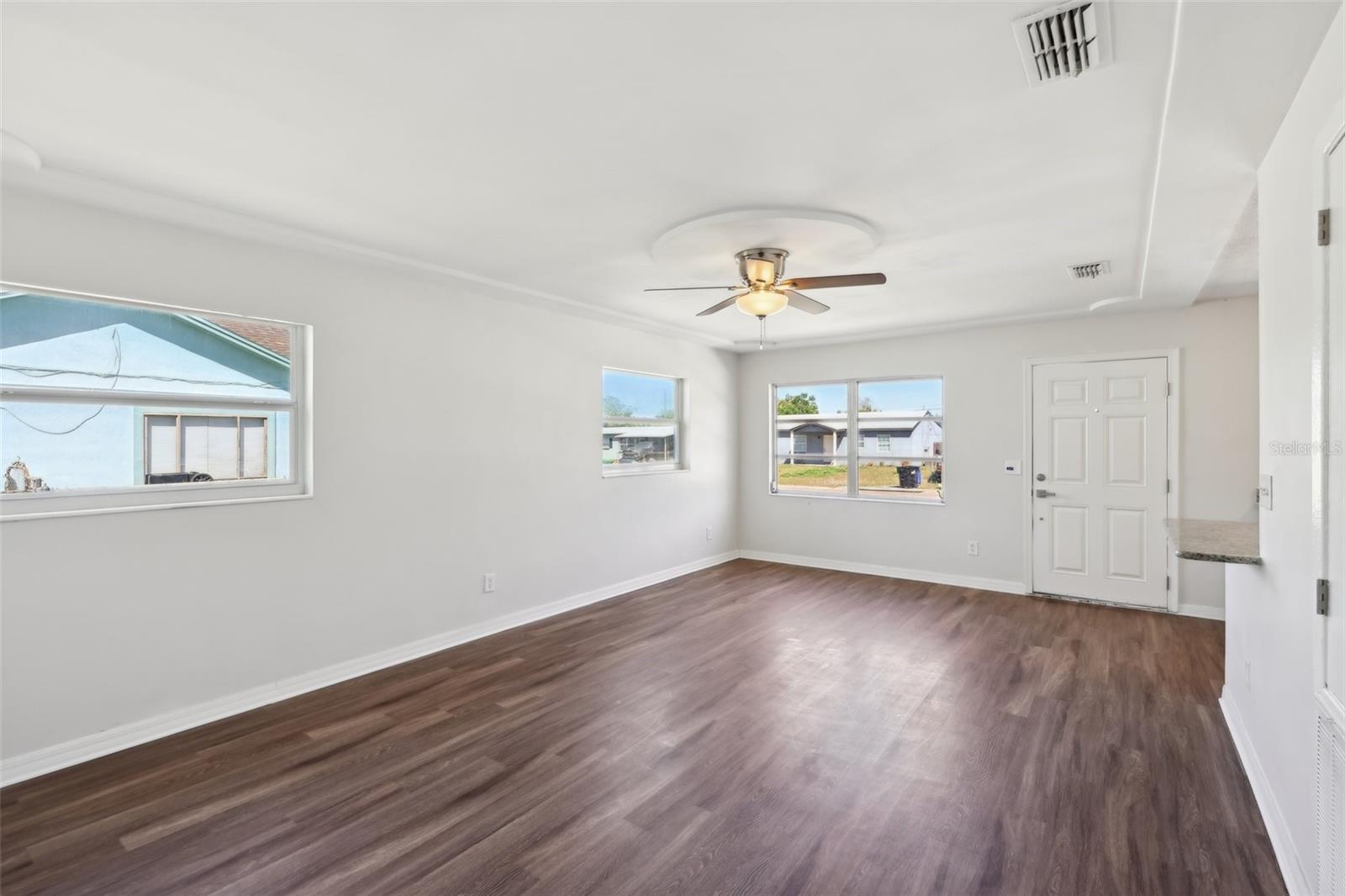 2318 VINCENT ROAD