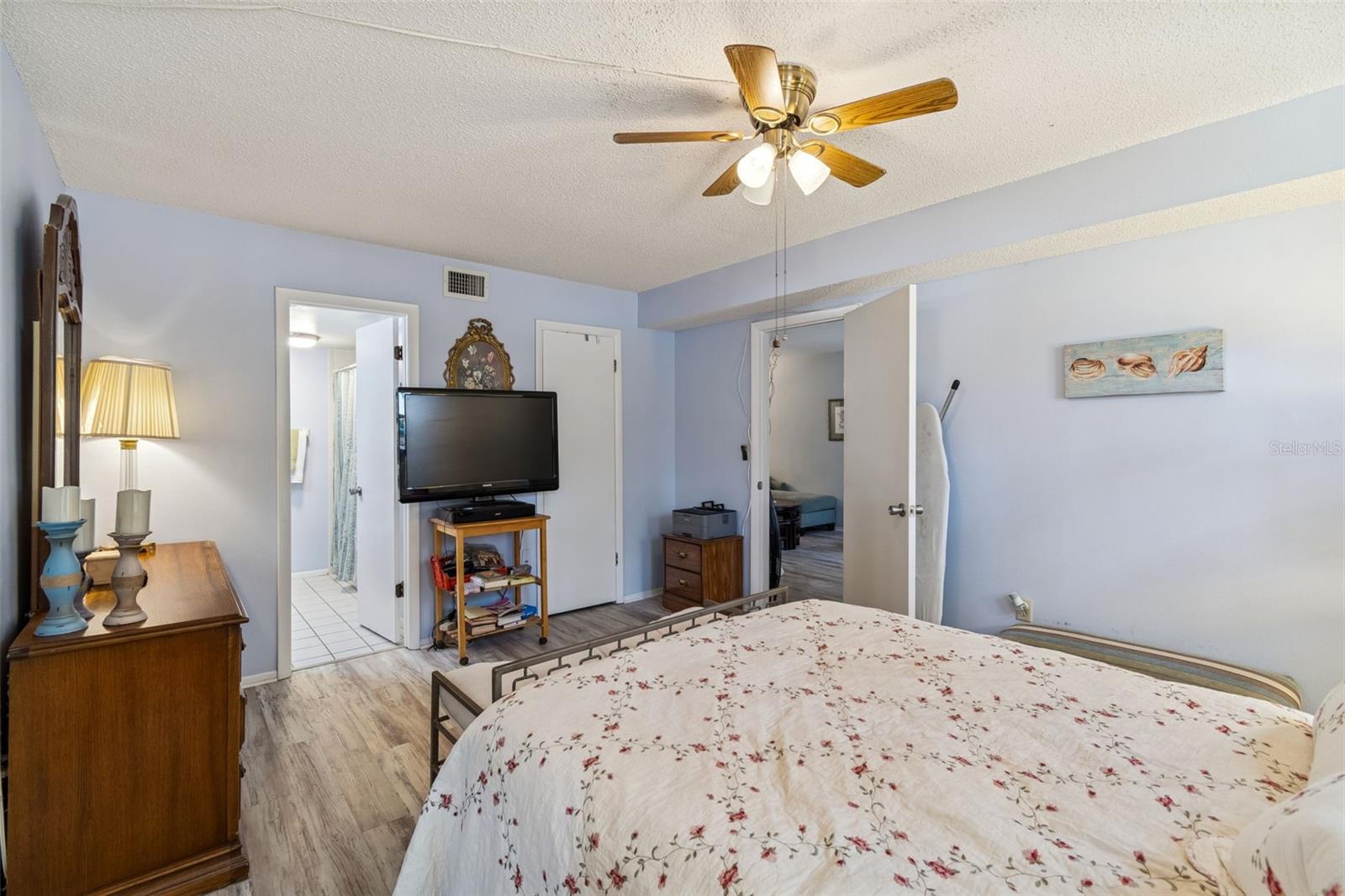 WOODTRAIL CONDO - Residential