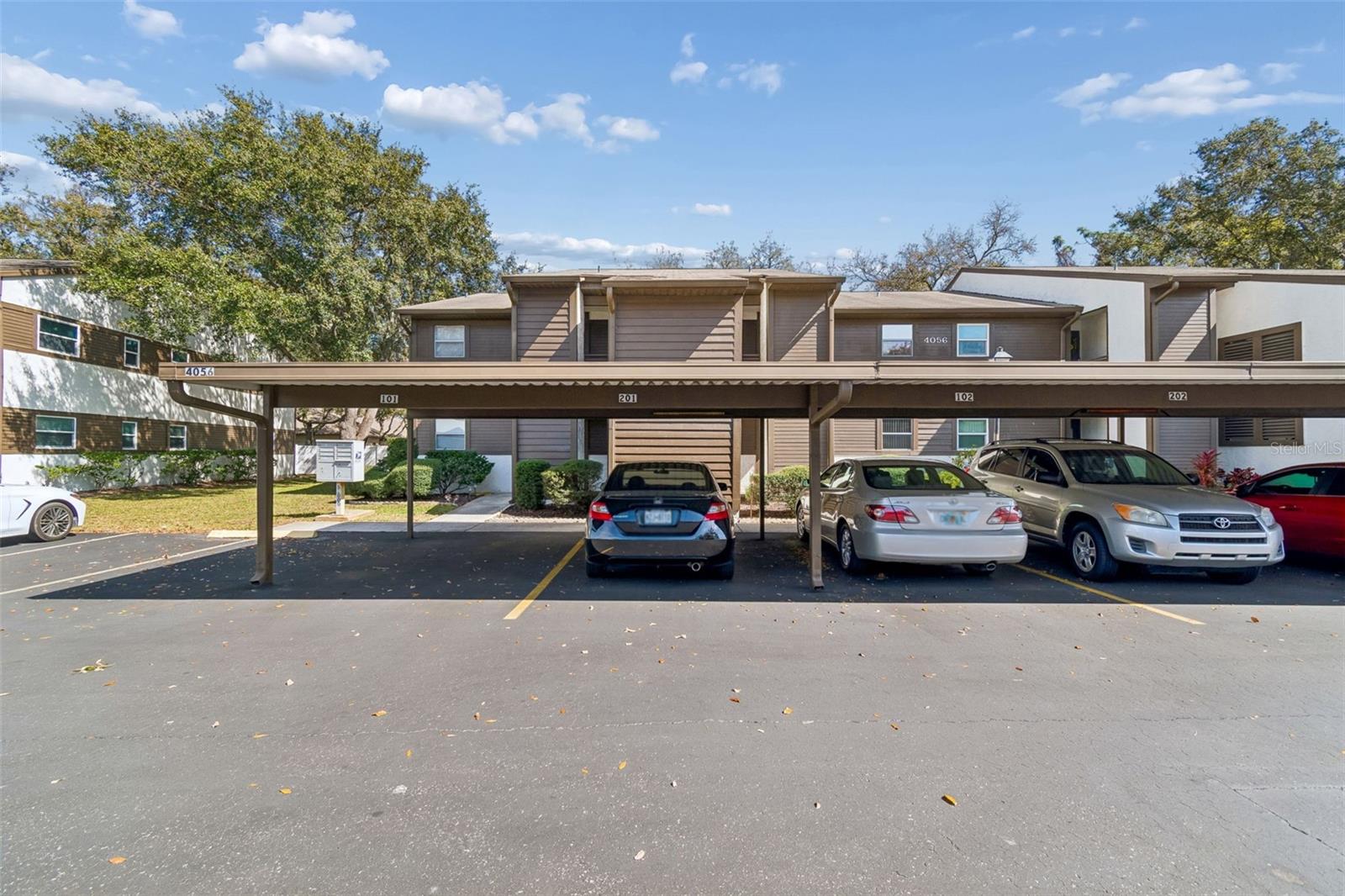 WOODTRAIL CONDO - Residential