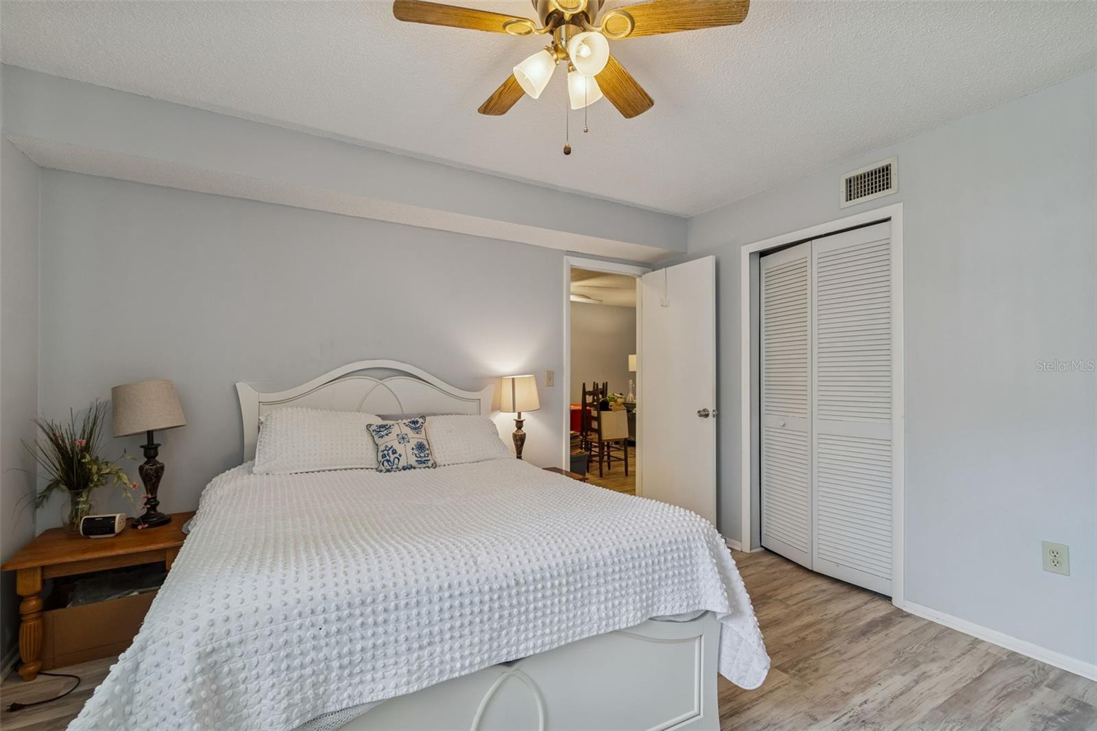 WOODTRAIL CONDO - Residential