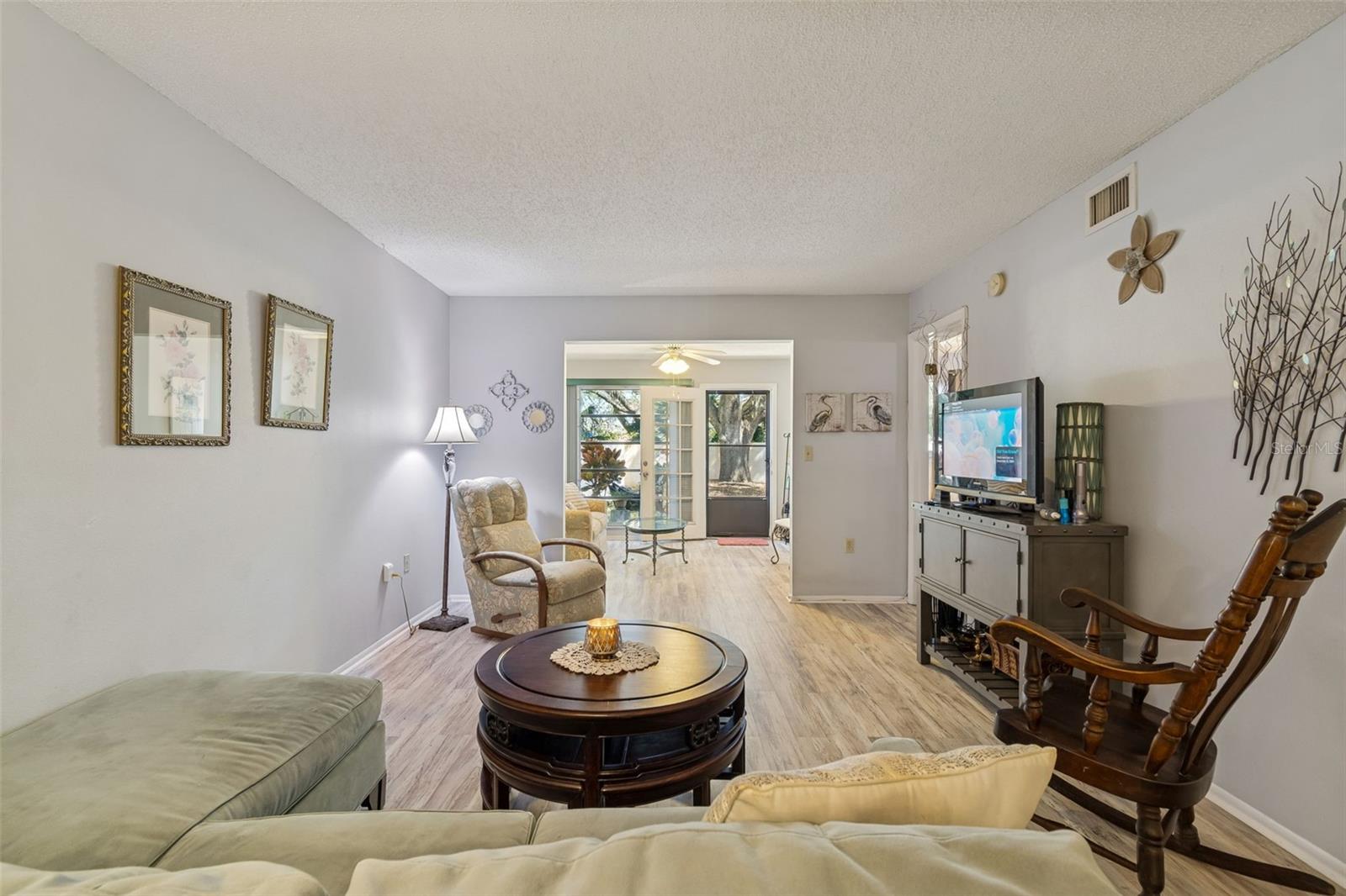 WOODTRAIL CONDO - Residential