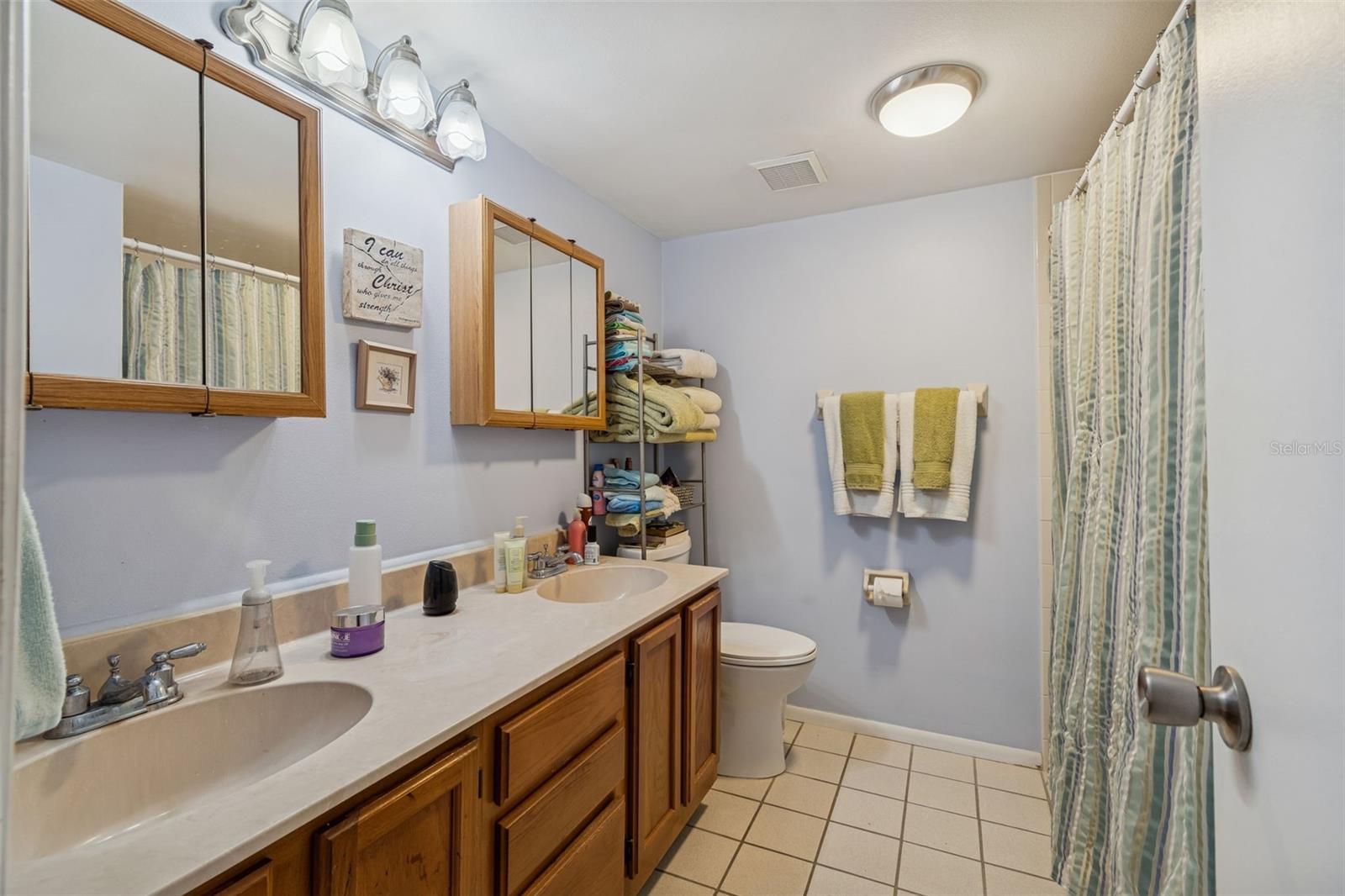 WOODTRAIL CONDO - Residential