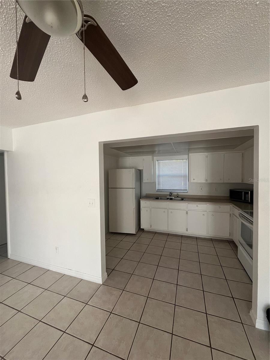 PLAZA 47 CONDO OR 1146 PG1693 UNIT 7 - Residential