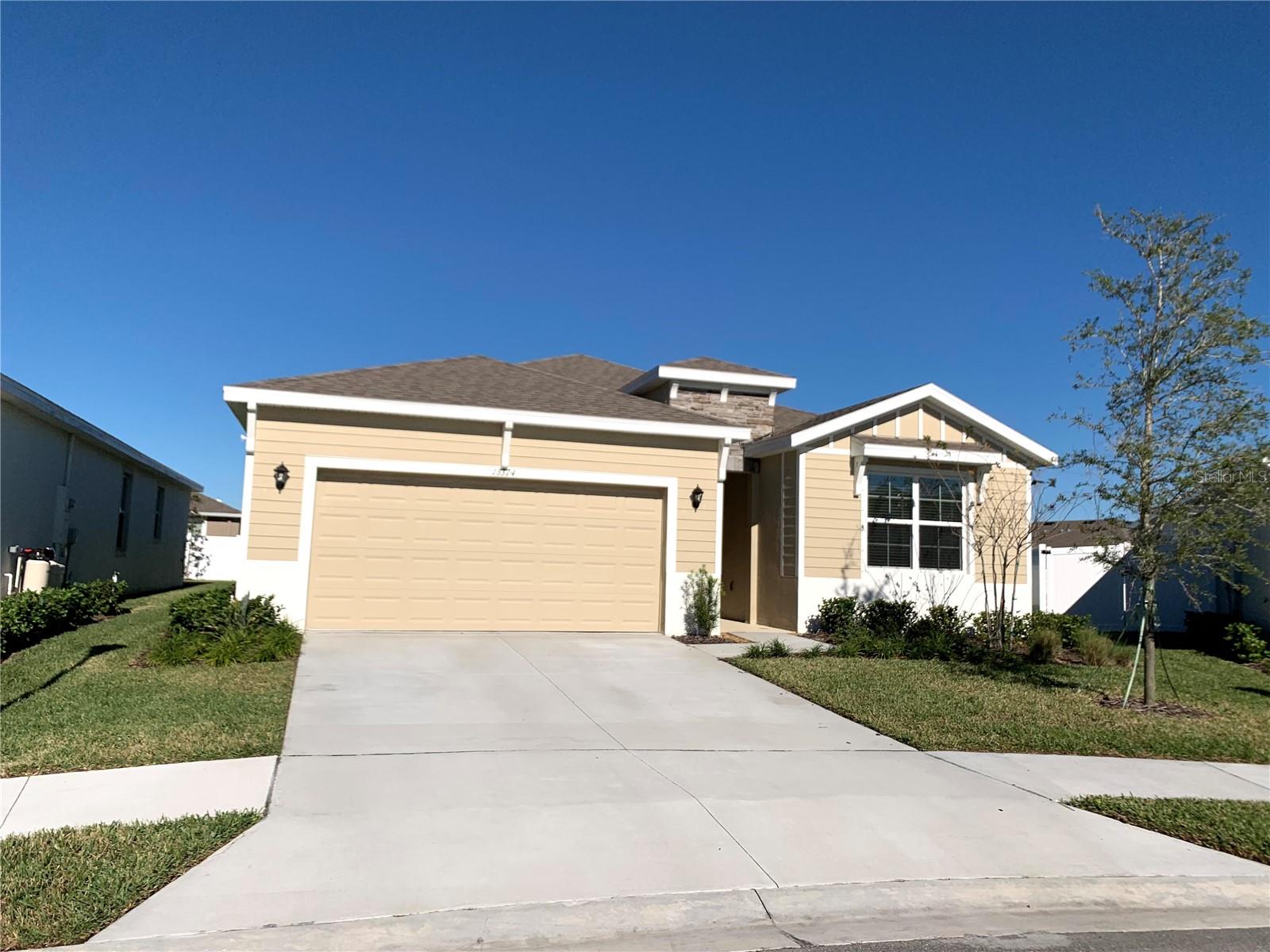 Just like a new home! RENT INCLUDES HOA LAWNCARE AND ULTRAFI INTERNT/CABLE! A cul-de-sac single story house in GATED Waterleaf community! ALL appliance included! Upgraded kitchen package, granite countertops throughout, staggered crown-molded cabinets, stainless-steel appliances, smart home system. This is an amazing community, has relaxing and recreational amenities that include a open-air clubhouse, sparkling swimming pool, basketball court, dog park, fitness stations, tranquil walking trails. Closed to hospitals, schools, shopping, restaurants and idyllic outdoor destinations like the Alafia River and E.G. Simmons State Park. Only few mins to I75. Schedule a showing TODAY!