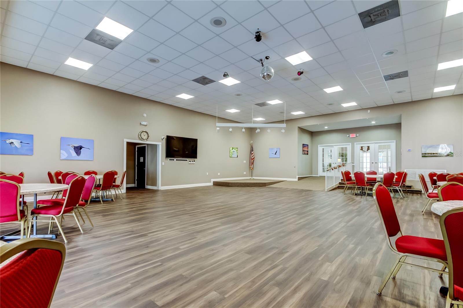 FAIRWAY VILLAS AT MEADOW OAKS - Residential