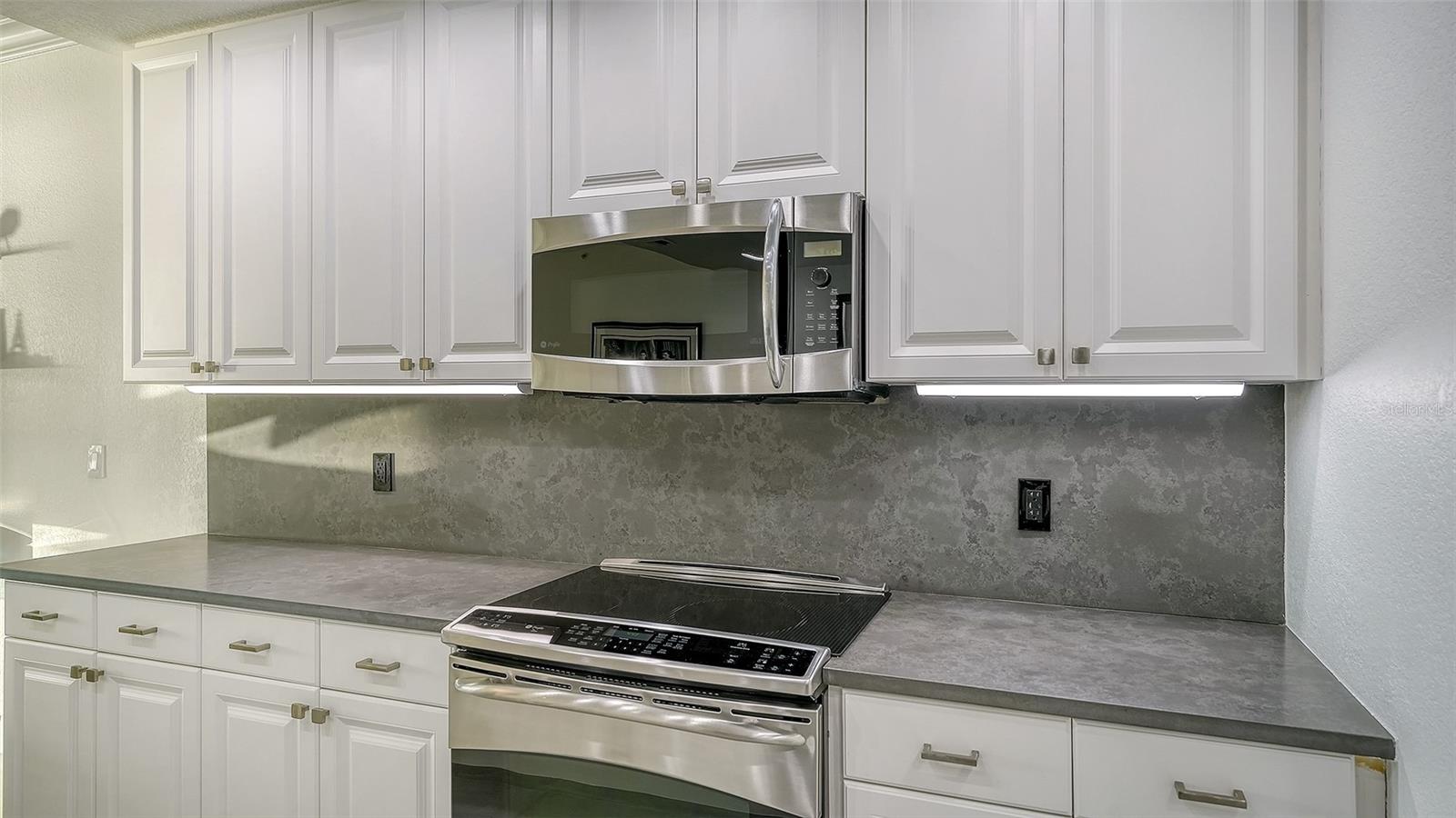 GOLDEN BAY - Residential