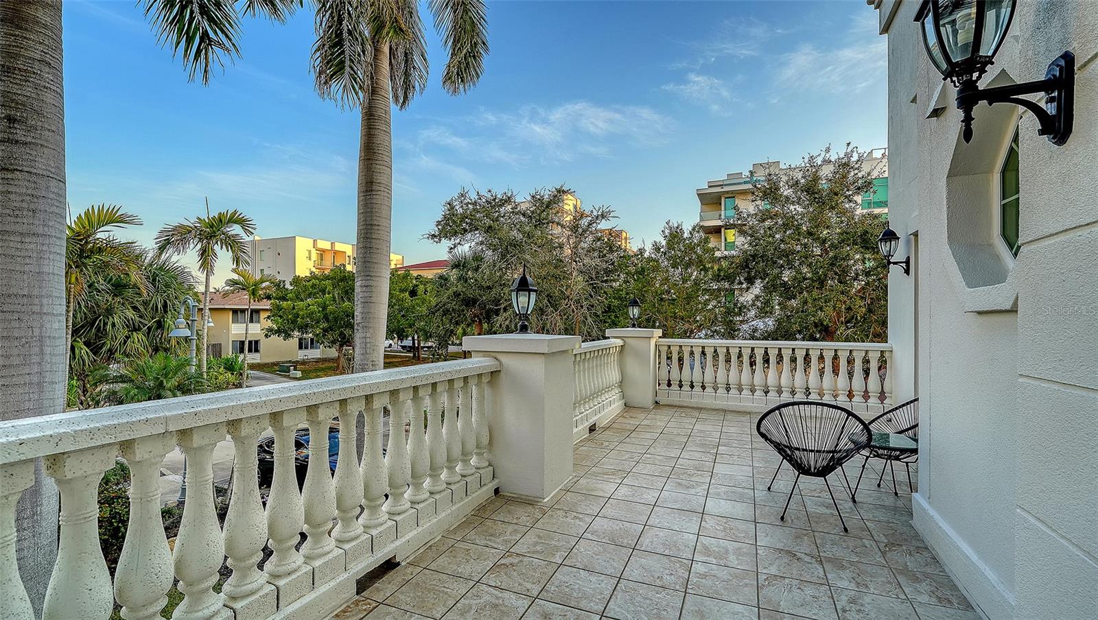 GOLDEN BAY - Residential