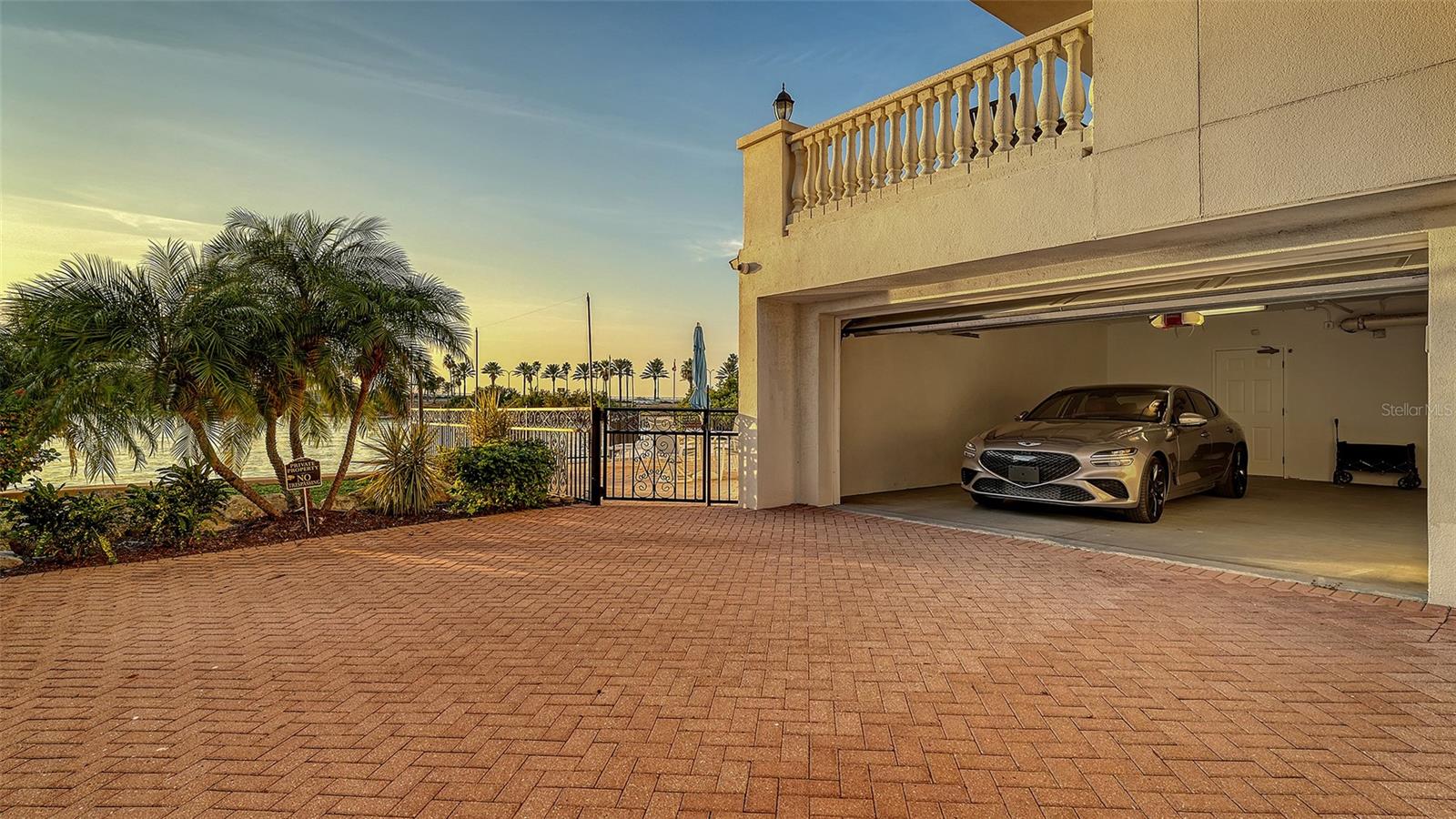 GOLDEN BAY - Residential