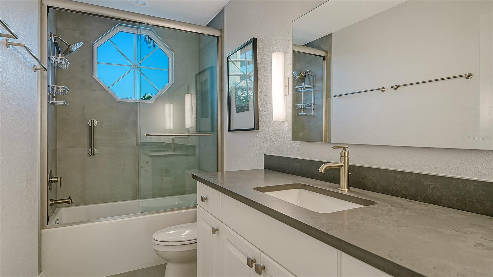 GOLDEN BAY - Residential