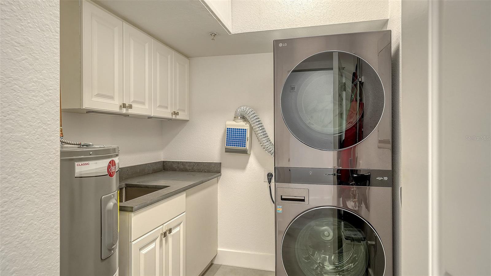 GOLDEN BAY - Residential