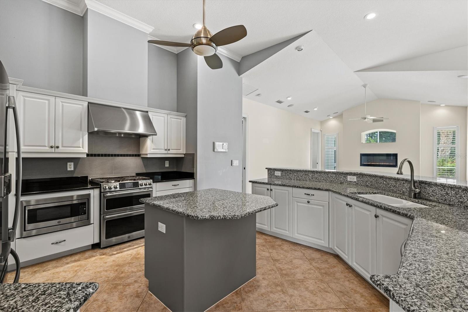 4364 CORSO VENETIA BOULEVARD