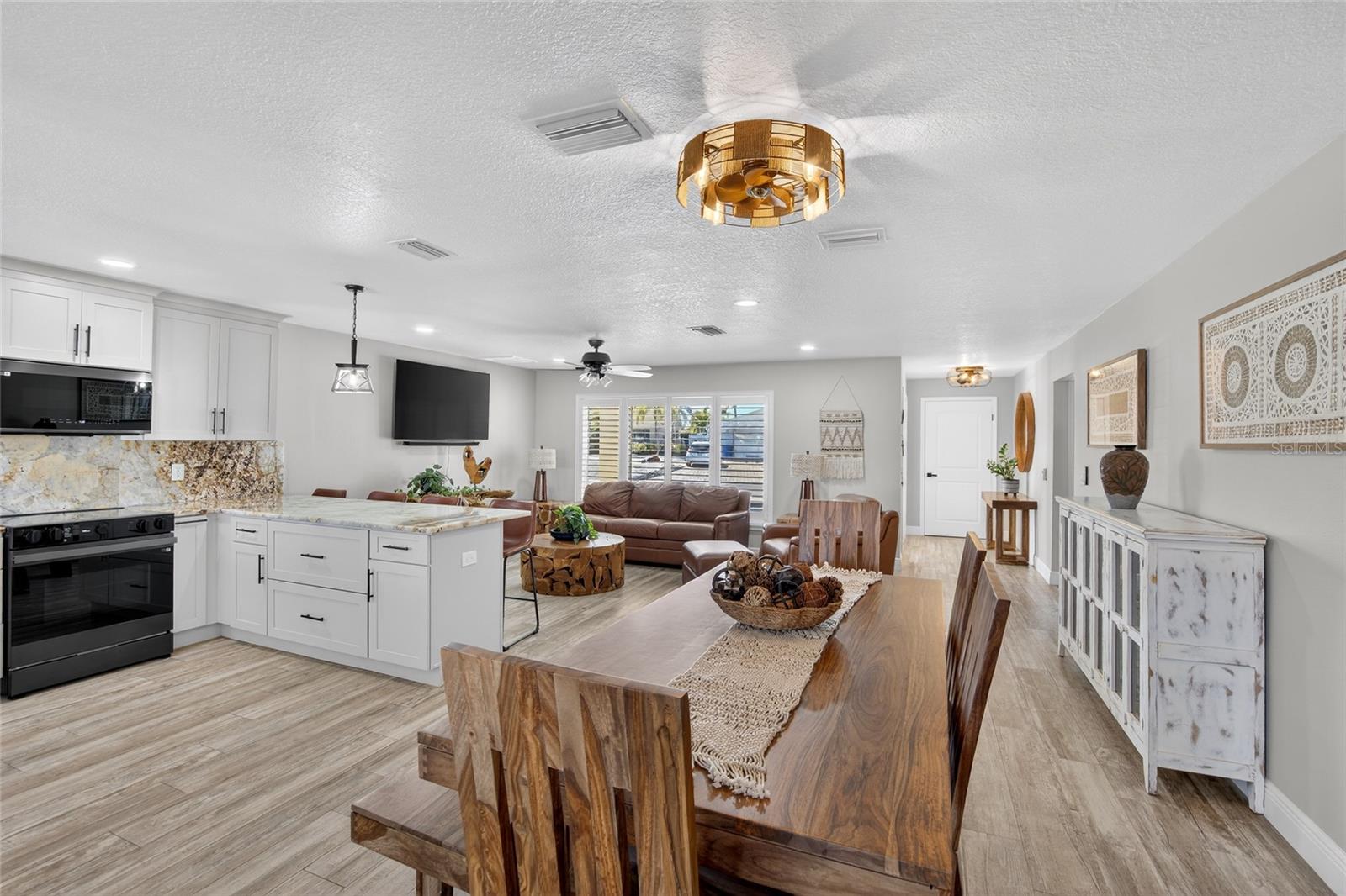 APOLLO BEACH UNIT 13 PT 1 RE - Residential