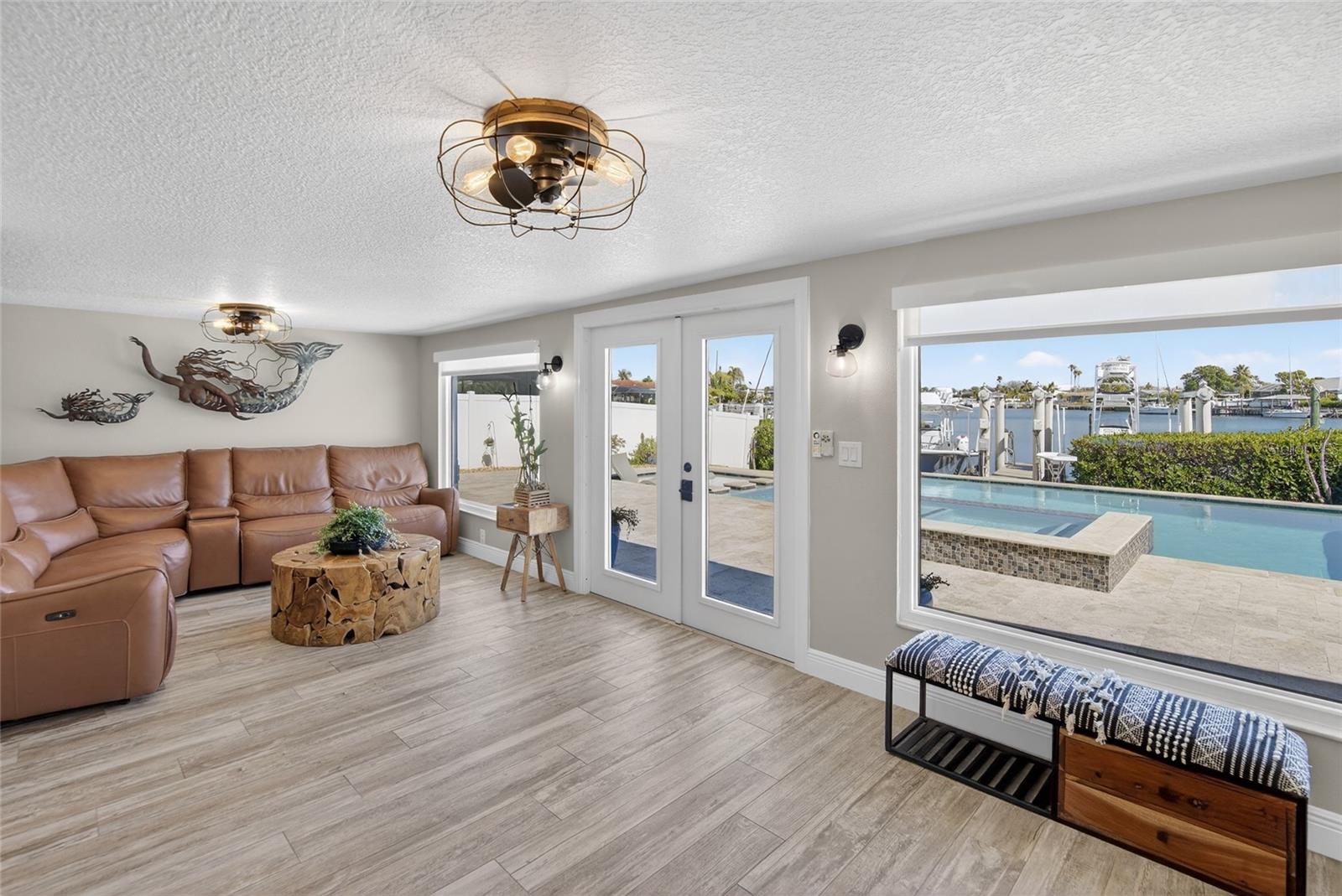 APOLLO BEACH UNIT 13 PT 1 RE - Residential