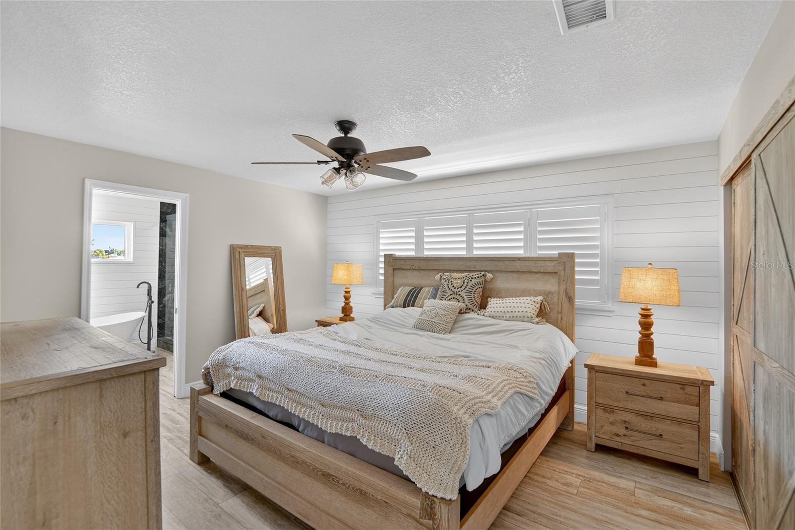 APOLLO BEACH UNIT 13 PT 1 RE - Residential