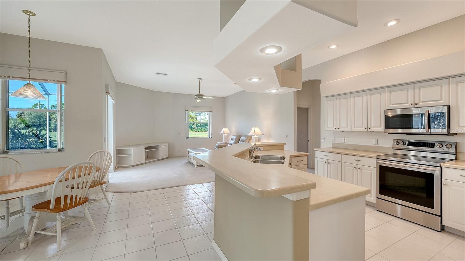 STONEYBROOK GOLF & COUNTRY CLUB - Residential