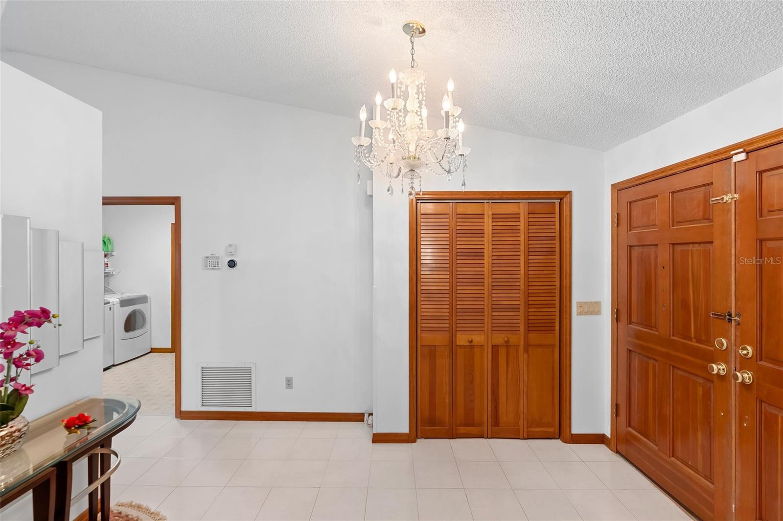 2018 N NORMANDY BOULEVARD