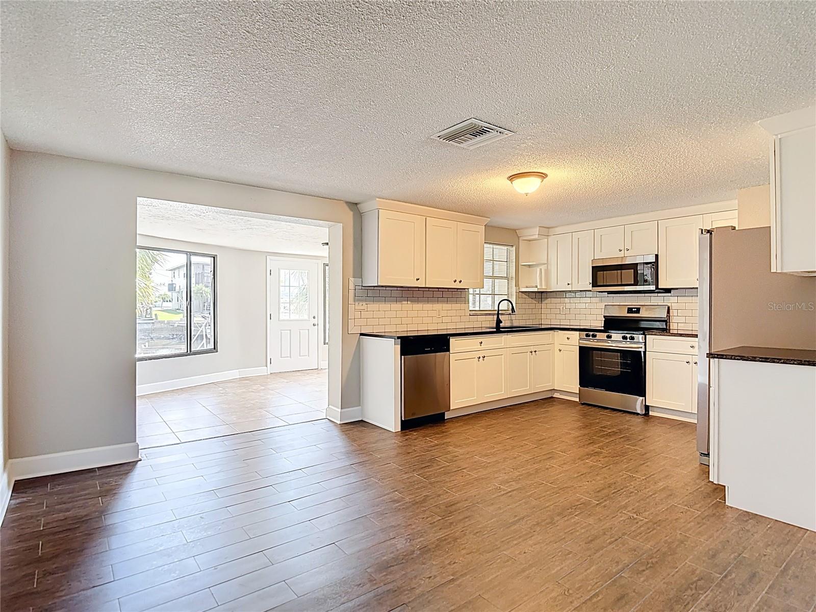 HUDSON BEACH ESTATES - Residential